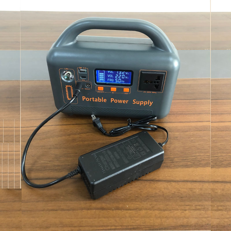 Przenośna stacja zasilania awa – Solar Emergency Charger recenzja i cena